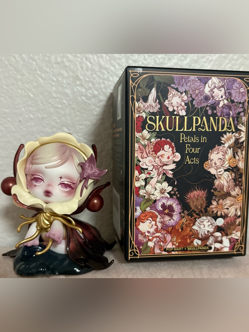SKULLPANDA Petals in
Four Acts Blind Box
Figure new The Elegiac
Witness